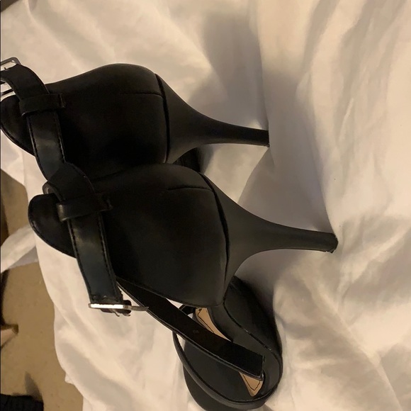 Black strappy heels - Picture 3 of 4